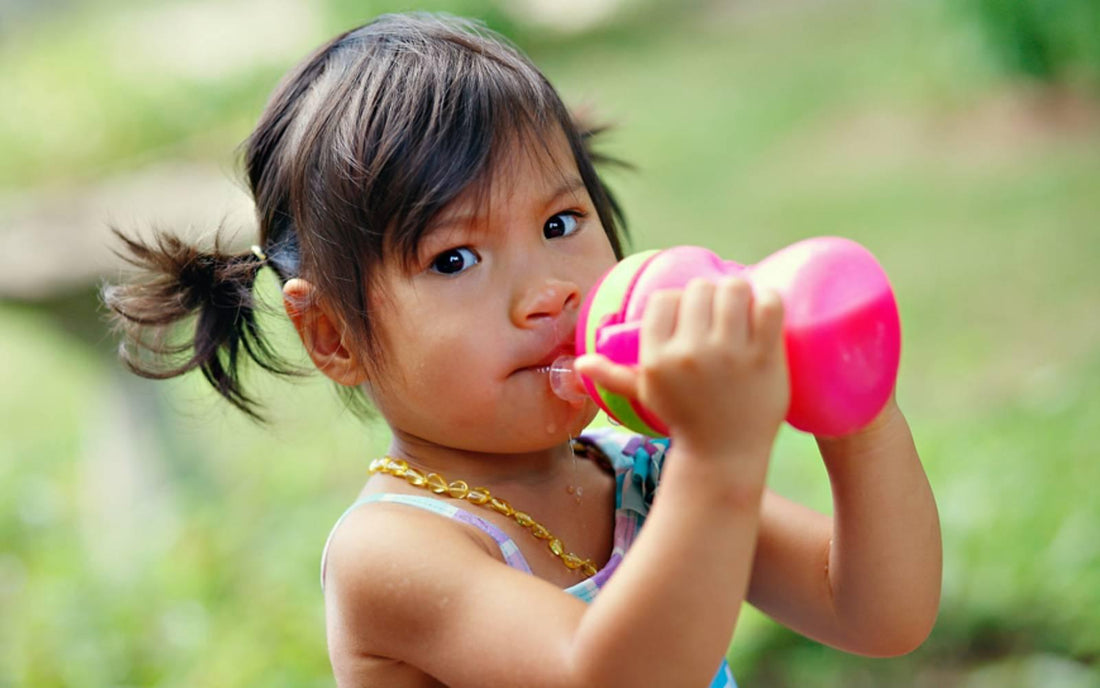 Introducing a Sippy Cup to Your Toddler - BebeBurp